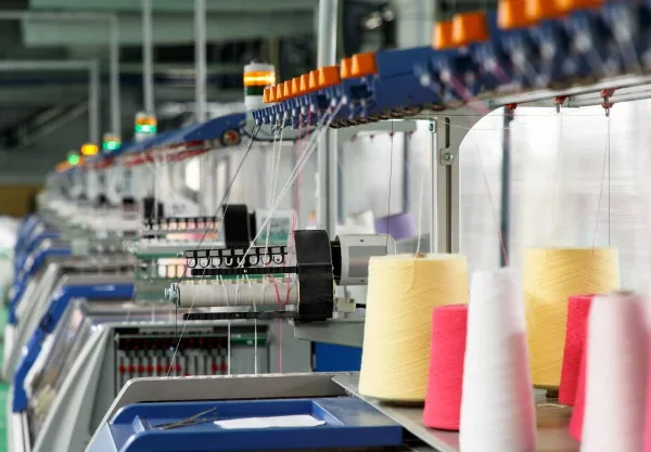 „Industrie 4.0“ Entwicklungen in der Textilbranche 3 „Industrie 4.0“ Entwicklungen in der Textilbranche