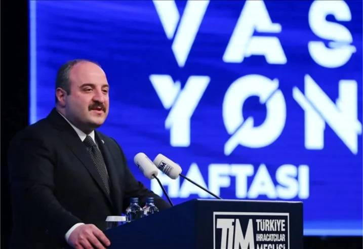 Wir haben eine Premiere in der Branche erlebt, indem wir VR-, AR- und Hologramm-Technologie in Textilpräsentationen eingesetzt haben!